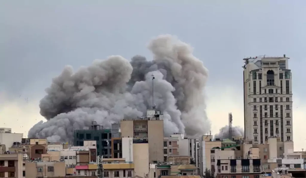 ÇÖZÜM: İRAN’A DEMOKRASİ, KÜRDİSTAN’A ÖZERKLİK!